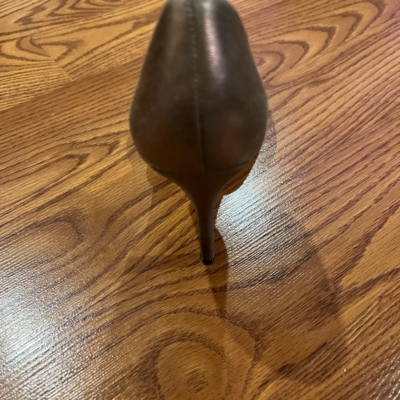 Badgley Mischka silver/ gray heels in size 7 - Picture 7 of 9